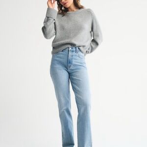 A&F Ultra High Rise 90s Straight Jean - Med Wash 27/4R Curve Love - $90